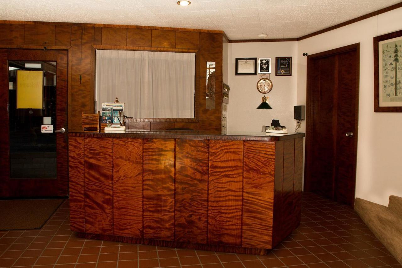 Curly Redwood Lodge Crescent City Eksteriør billede
